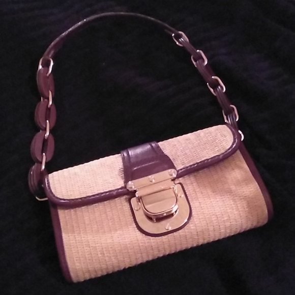 Michael Kors Handbags - Michael Kors straw/leather purse